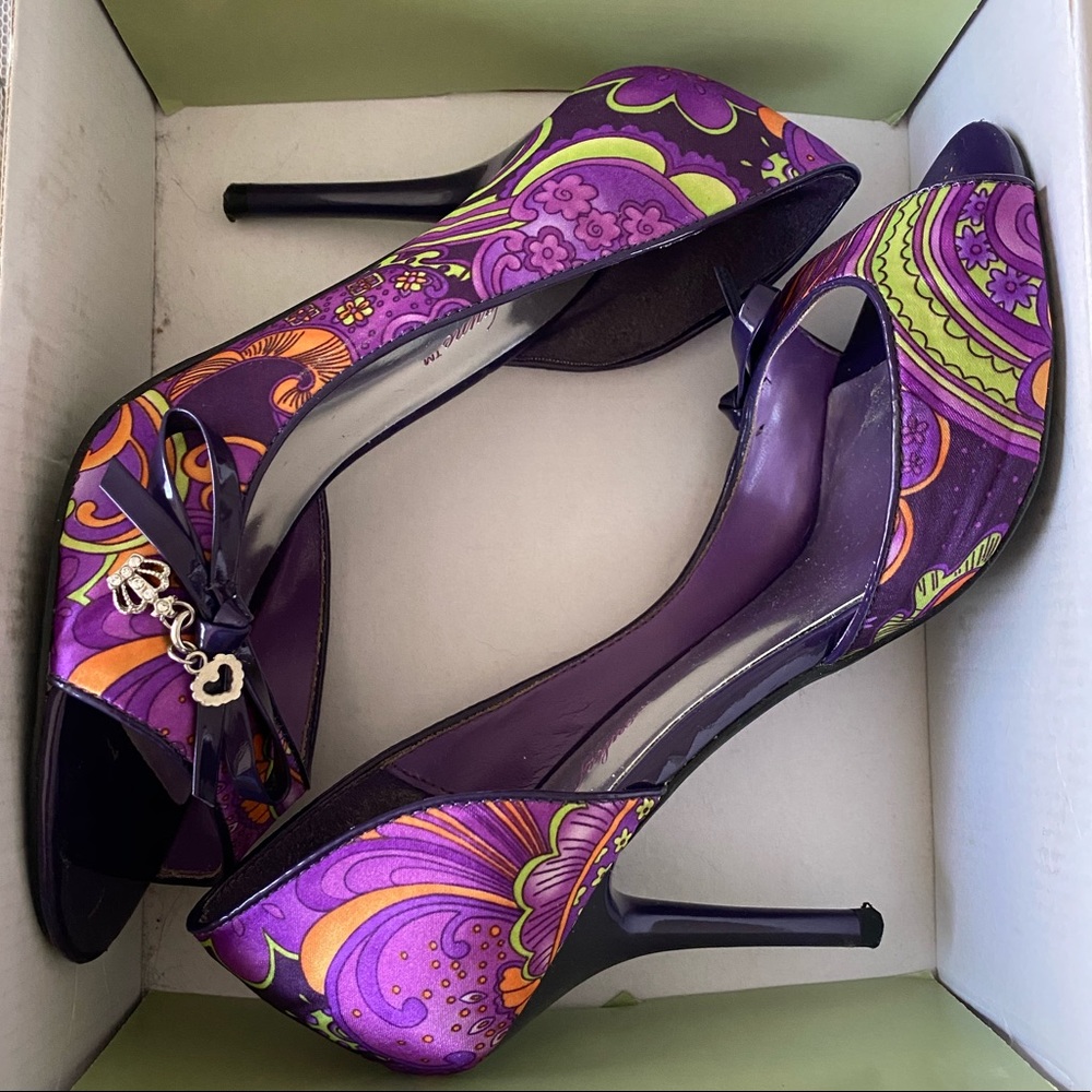 Sarah-Jayne Sandee Purple heels